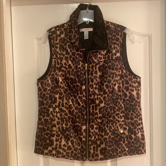 Chico's Jackets & Blazers - Chicos Leopard Vest w/ front pockets and zipper. Back elastic fur fit. Adorable